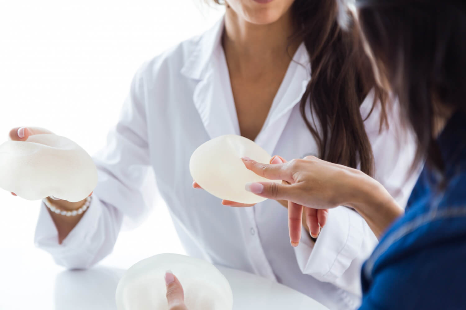 Choosing breast implant size