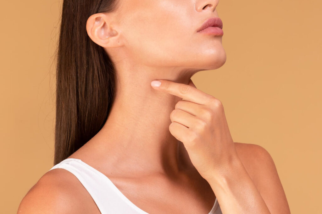 neck lift leave scars